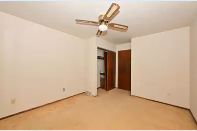 7365 S Delaine Dr, Oak Creek, WI 53154 - Photo 21