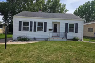 1117 Adams Ave, Oshkosh, WI 54902 - Photo 3