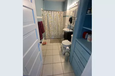 2214 N Holton St #Upper, Milwaukee, WI 53212 - Photo 3