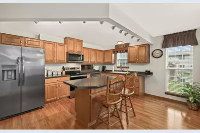 4581 S Quincy Ave, Milwaukee, WI 53207 - Photo 9