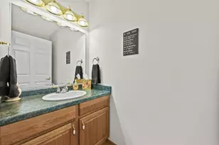 4581 S Quincy Ave, Milwaukee, WI 53207 - Photo 19