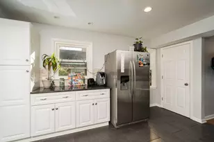 6434 N Willow Glen Ln, Glendale, WI 53209 - Photo 5