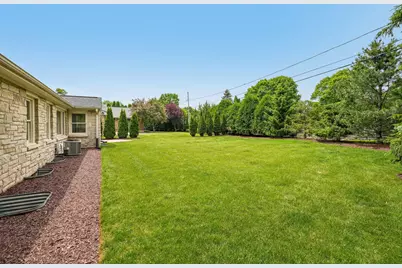 6421 N Lake Dr, Fox Point, WI 53217 - Photo 41