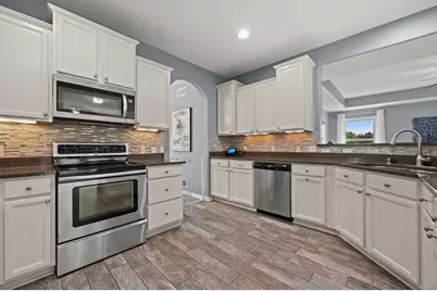 2005  Patrick Ln, Waukesha, WI 53188 - Photo 5