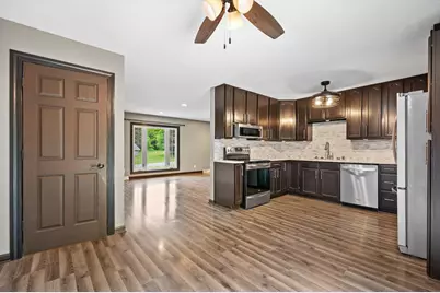W284N6506  Hawthorne Rd, Hartland, WI 53029 - Photo 7