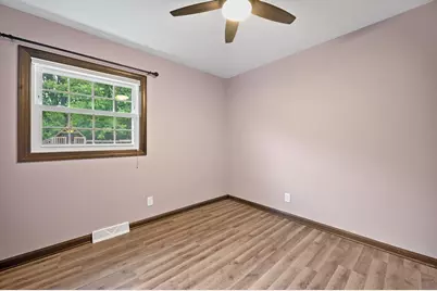 W284N6506  Hawthorne Rd, Hartland, WI 53029 - Photo 17