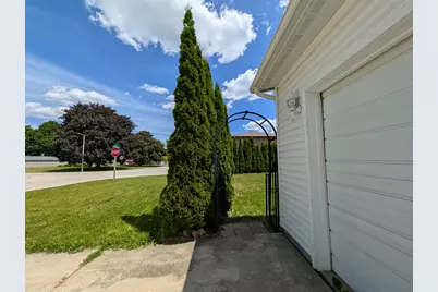 3805  Sheridan Ave, Sheboygan, WI 53081 - Photo 3