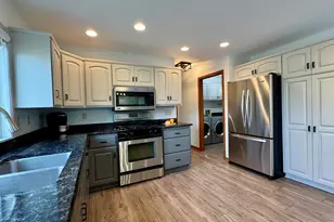 375 Regatta Dr, Port Washington, WI 53074 - Photo 3