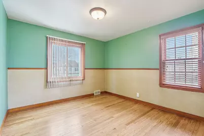 1308 E Tripoli Ave, Milwaukee, WI 53207 - Photo 9