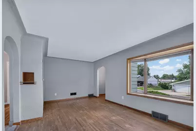 325  South St, Caledonia, MN 55921 - Photo 7
