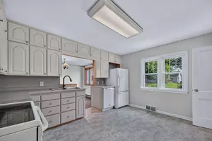 325 W South St, Caledonia, MN 55921 - Photo 5