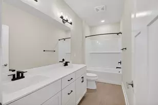 528 Kiddle Ln, Racine, WI 53182 - Photo 7