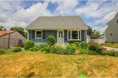 2214  Easy St, Waukesha, WI 53188 - Photo 45