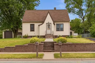 310 9th Ave, Onalaska, WI 54650 - Photo 1
