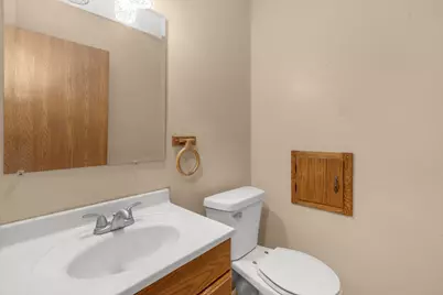 103  Debbie Ct, Waukesha, WI 53189 - Photo 11