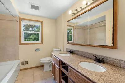 103  Debbie Ct, Waukesha, WI 53189 - Photo 15