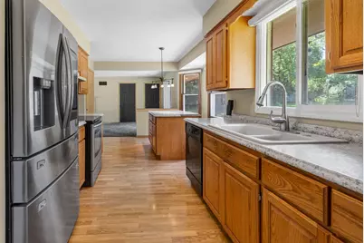 103  Debbie Ct, Waukesha, WI 53189 - Photo 5