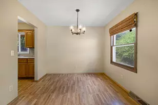 103 Debbie Ct, Waukesha, WI 53189 - Photo 7