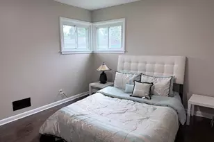 7713 W Verona Ct, Milwaukee, WI 53219 - Photo 11