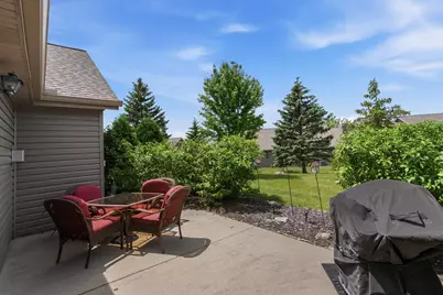 W203N16151  Pin Oak Cir, Jackson, WI 53037 - Photo 3