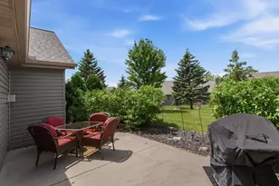 W203N16151 Pin Oak Cir, Jackson, WI 53037 - Photo 3