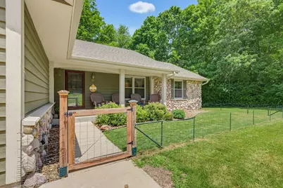 W276S4440  Elk Valley Ct, Waukesha, WI 53189 - Photo 3