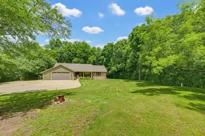 W276S4440  Elk Valley Ct, Waukesha, WI 53189 - Photo 5