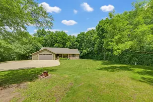 W276S4440 Elk Valley Ct, Waukesha, WI 53189 - Photo 5