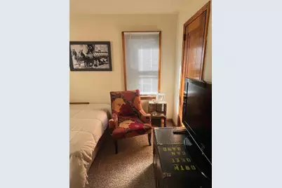 2027 N Cambridge Ave, Milwaukee, WI 53202 - Photo 9