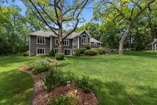 W279N5280 Hanover Hill Ct, Lisbon, WI 53089 - Photo 3