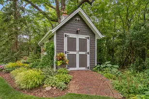 W279N5280 Hanover Hill Ct, Lisbon, WI 53089 - Photo 5