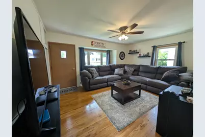4059 S Alexander Ave, Saint Francis, WI 53235 - Photo 3