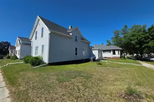 2006 S 11th St, Sheboygan, WI 53081 - Photo 3