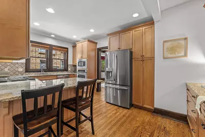 4637 N Murray Ave, Whitefish Bay, WI 53211 - Photo 15
