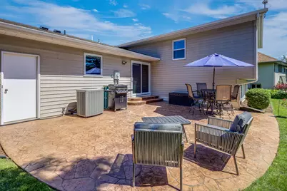 5033  Brookfield Cir, Manitowoc, WI 54220 - Photo 47