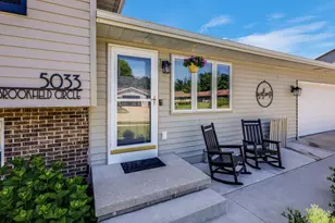 5033 Brookfield Cir, Manitowoc, WI 54220 - Photo 3