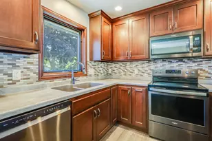 5033 Brookfield Cir, Manitowoc, WI 54220 - Photo 9