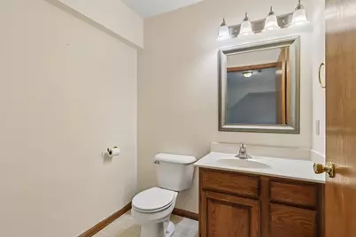 325  Kristin Ct, Brookfield, WI 53045 - Photo 9