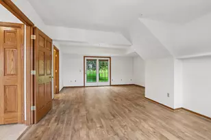 325 Kristin Ct, Brookfield, WI 53045 - Photo 7
