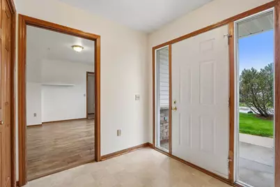 325  Kristin Ct, Brookfield, WI 53045 - Photo 5