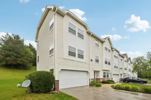 325 Kristin Ct, Brookfield, WI 53045 - Photo 3