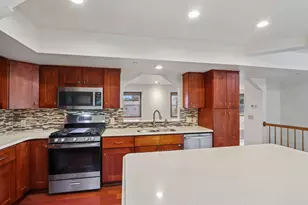 325 Kristin Ct, Brookfield, WI 53045 - Photo 15