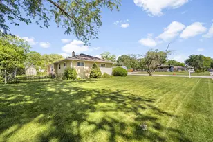 N86W17451 Joss Pl, Menomonee Falls, WI 53051 - Photo 5