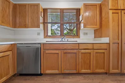 15661 W Ridge Rd, New Berlin, WI 53151 - Photo 9