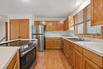 15661 W Ridge Rd, New Berlin, WI 53151 - Photo 7