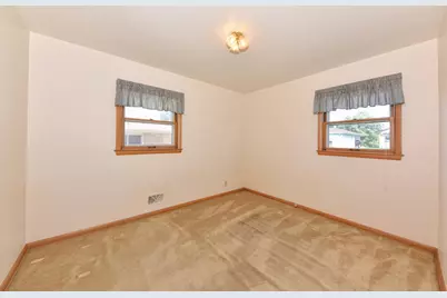 3426 E Whittaker Ave, Cudahy, WI 53110 - Photo 21