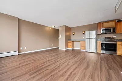 1409 N Prospect Ave #302, Milwaukee, WI 53202 - Photo 3