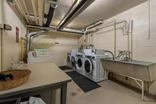 1409 N Prospect Ave, Milwaukee, WI 53202 - Photo 21