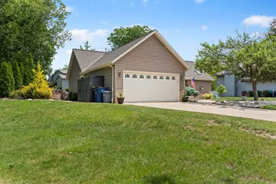 8140 S Waring Dr, Oak Creek, WI 53154 - Photo 33