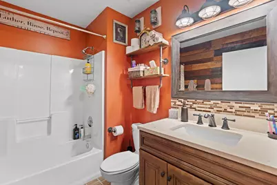 8140 S Waring Dr, Oak Creek, WI 53154 - Photo 21